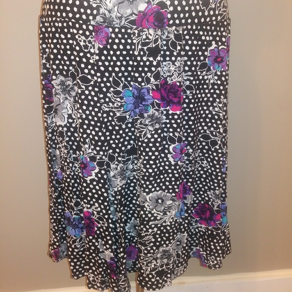 Torrid skirt. Sz. 1. Black, White, Blue, Purple